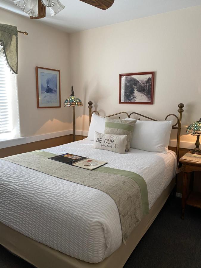 The Bent Elbow Hotel Silverton 외부 사진